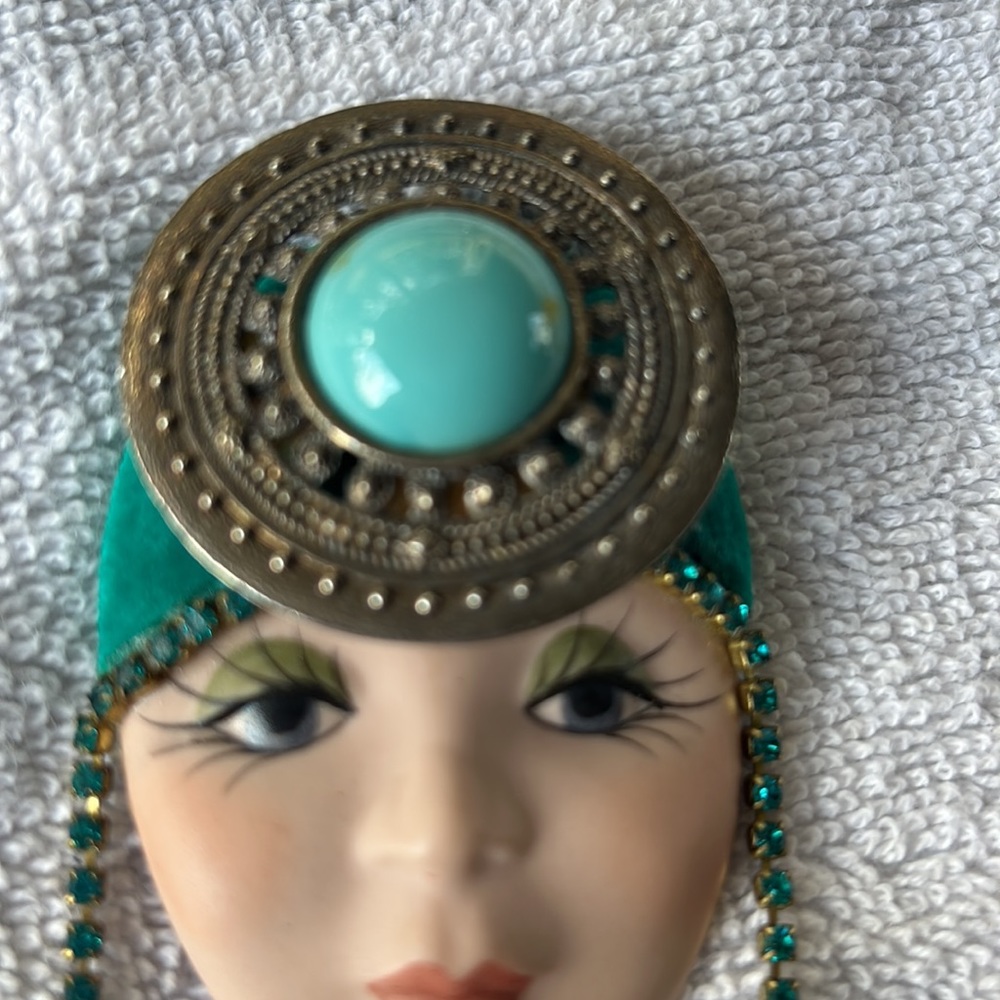 Vintage hand painted broach. Great condition. Beautiful piece of jewelry - Picture 3 of 3